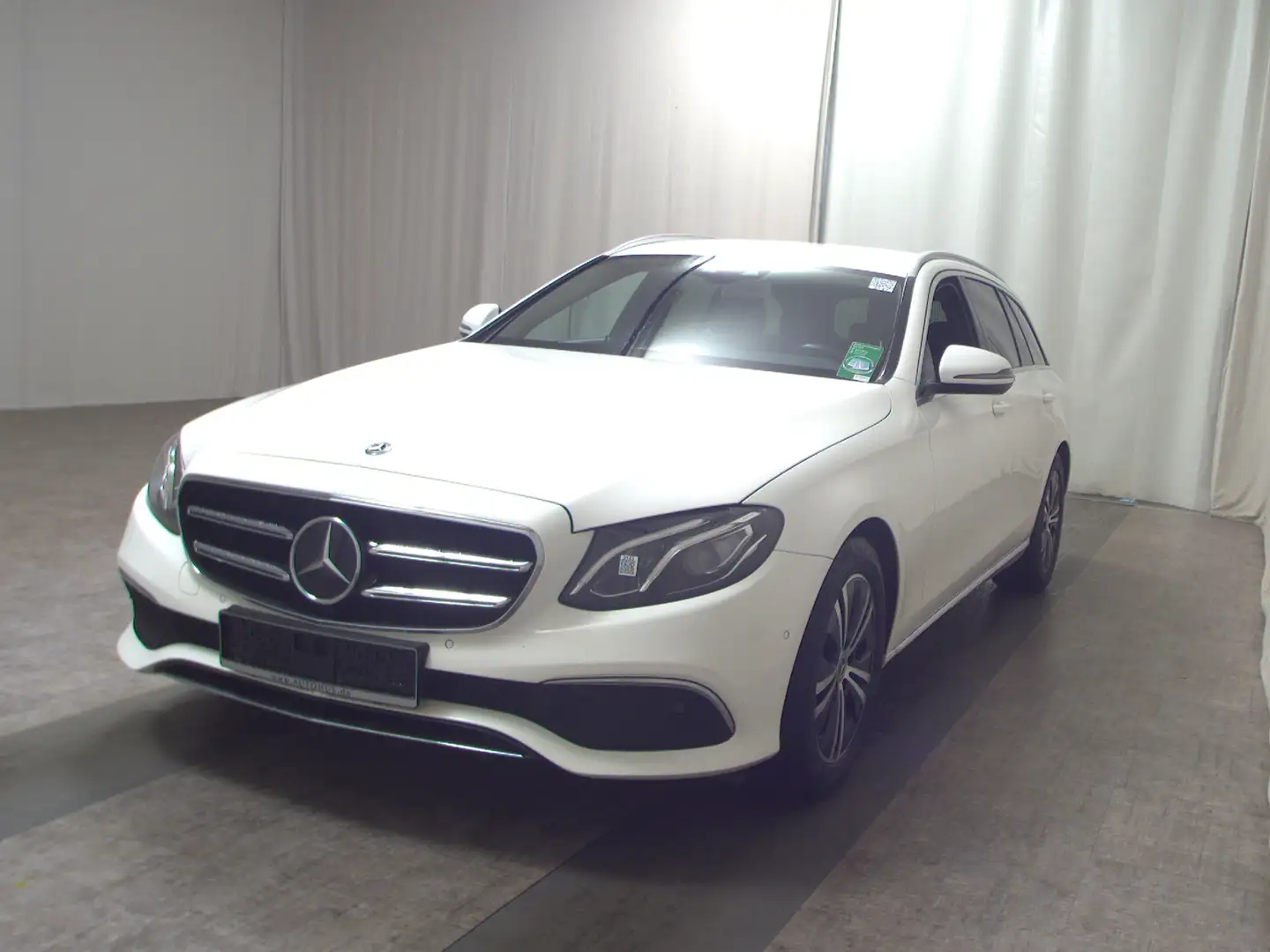 Mercedes-Benz E 220 T d Avantgarde Navi LED RFK Widescreen AHK Blanc - 2