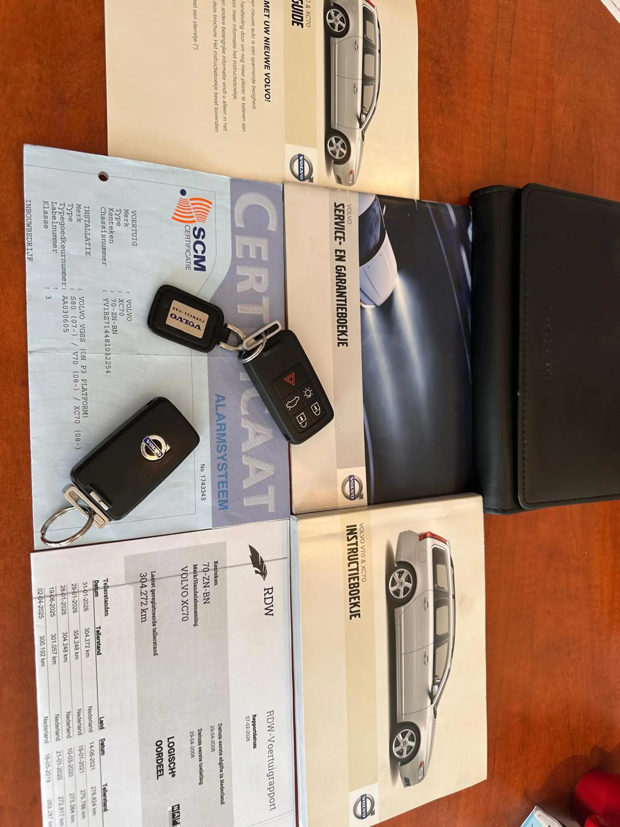 Volvo XC70 2.4 D5 Momentum — photo 12