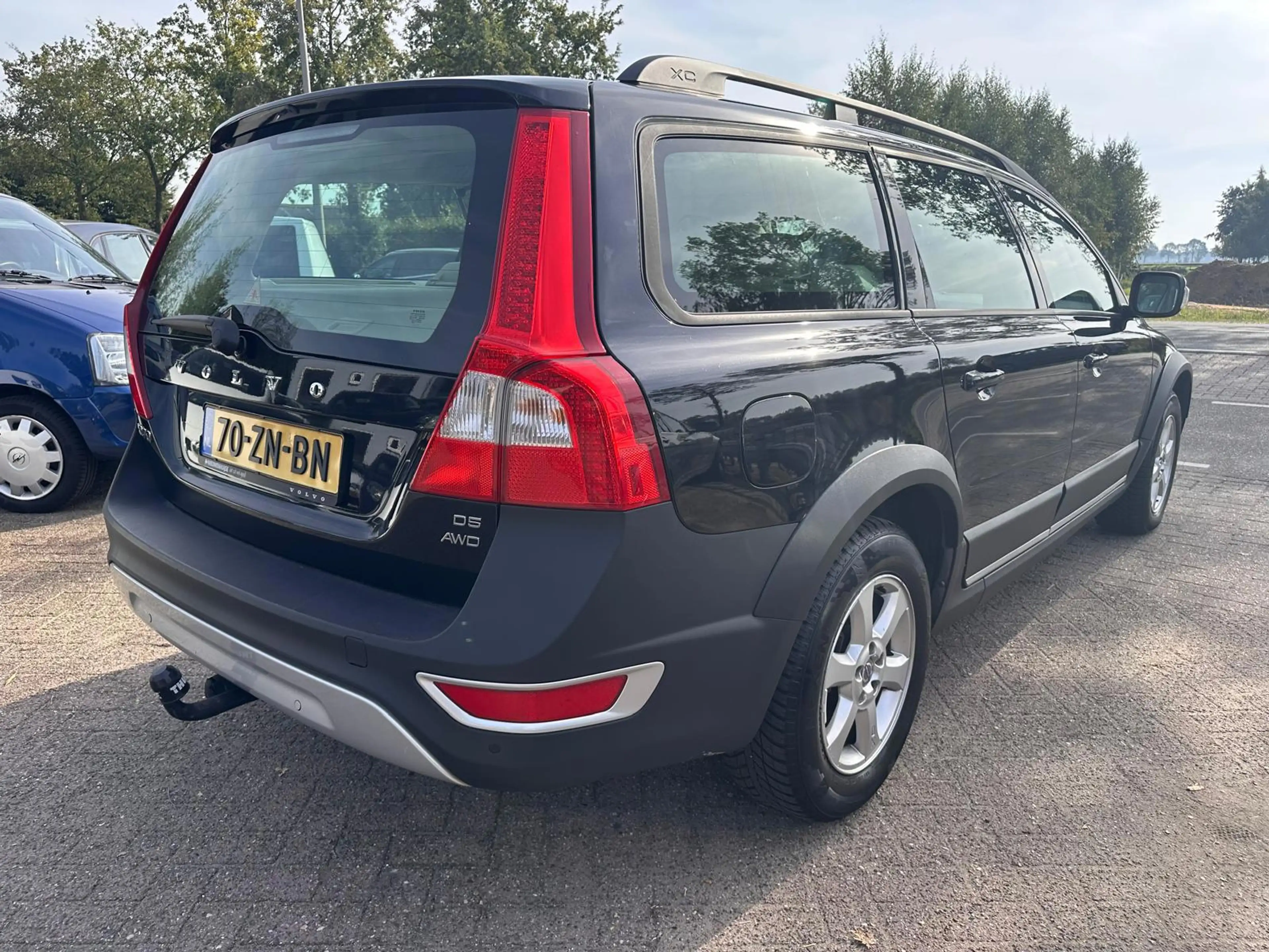 Volvo XC70 2.4 D5 Momentum — photo 4