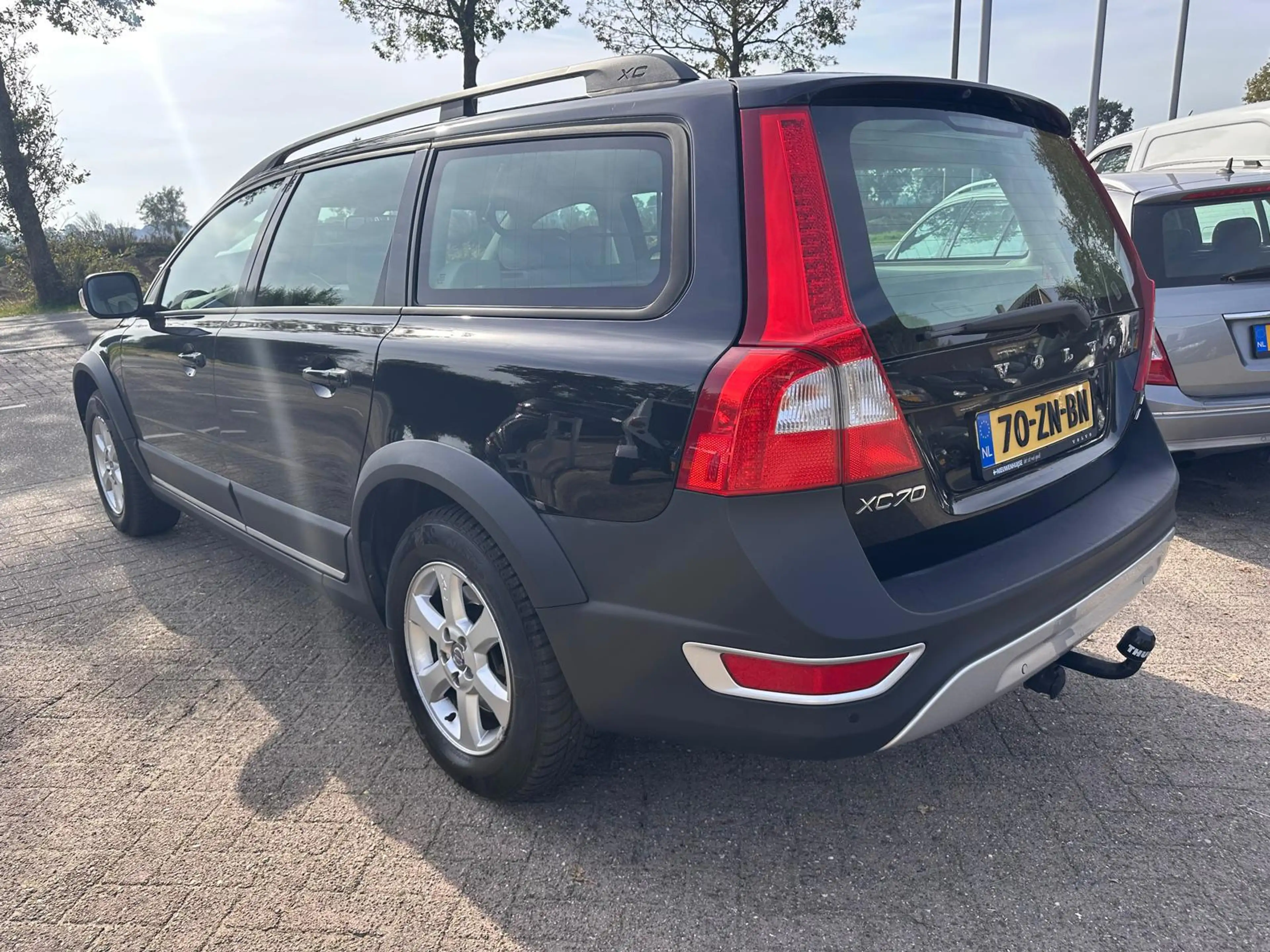 Volvo XC70 2.4 D5 Momentum — photo 2