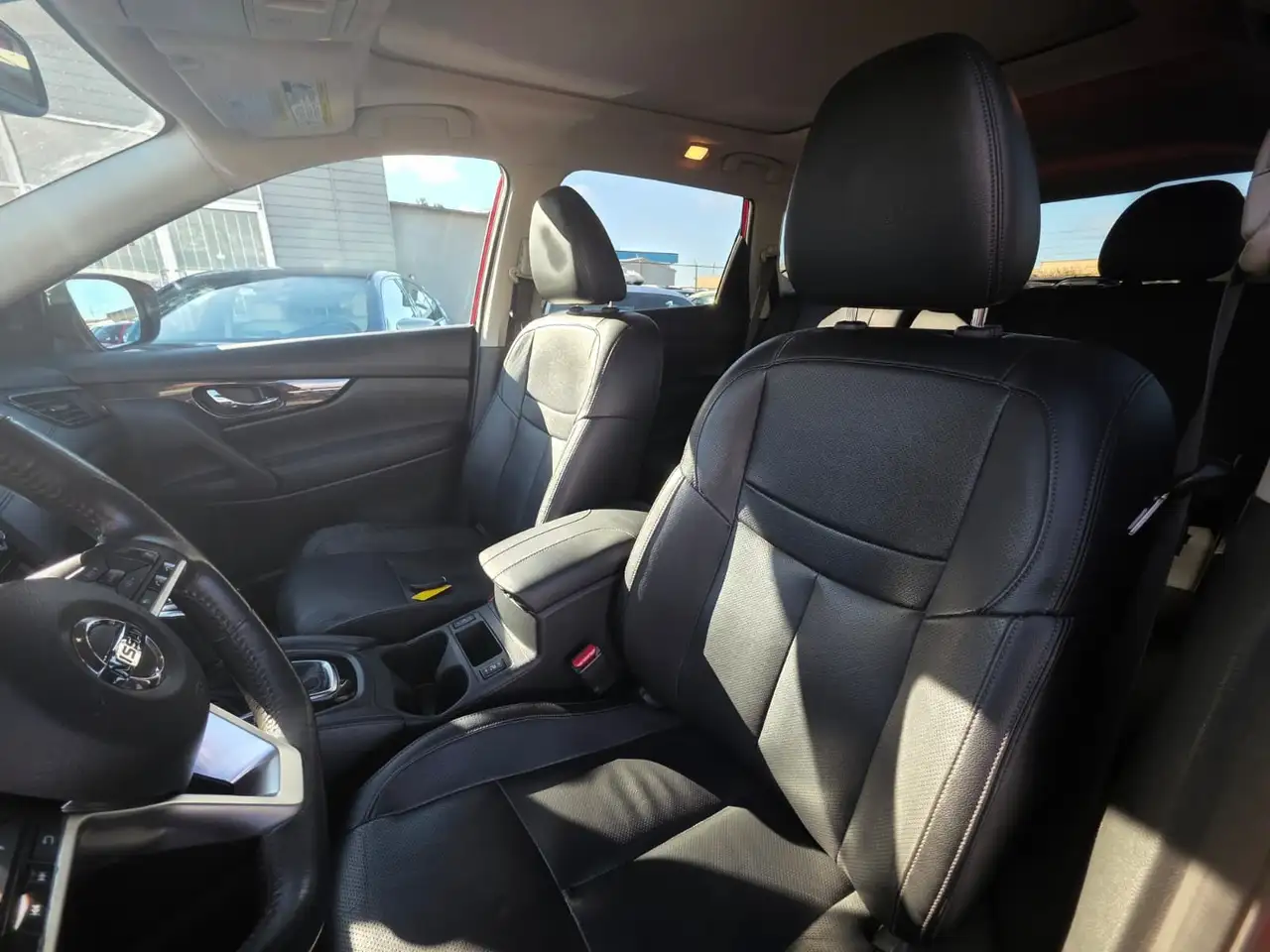 Nissan Rogue снимка Nissan Rogue