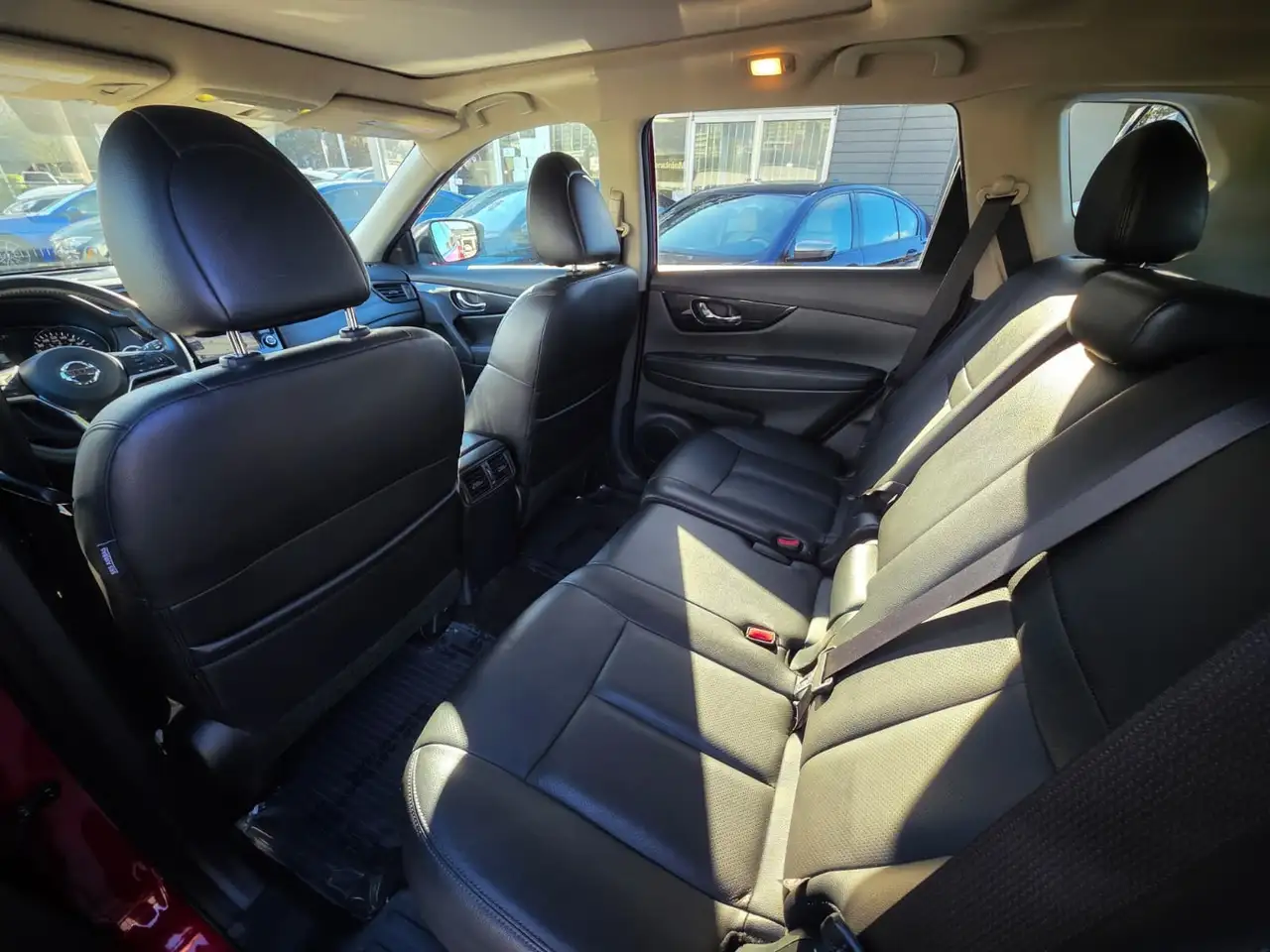Nissan Rogue снимка Nissan Rogue