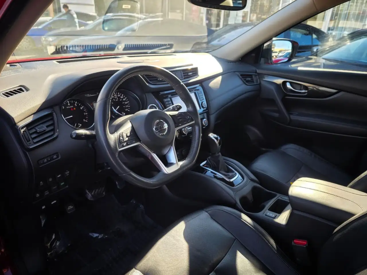 Nissan Rogue снимка Nissan Rogue