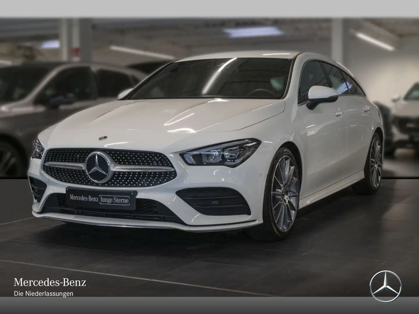 Mercedes-Benz CLA 180 AMG+LED+19"+7G Weiß - 2