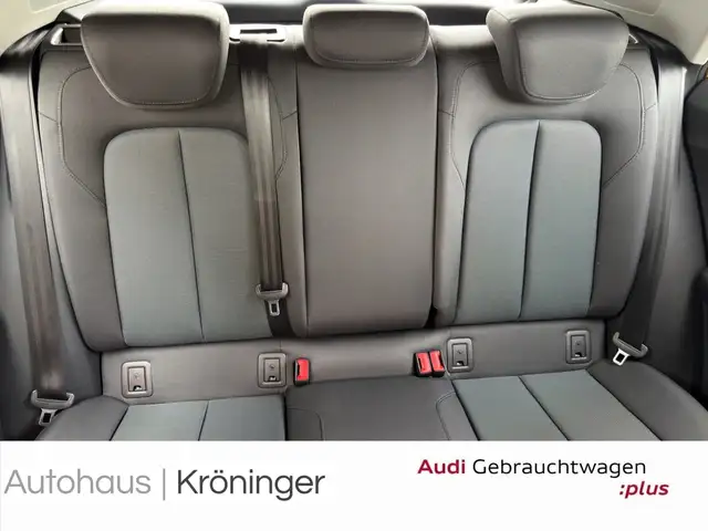 Audi Q2 view 10