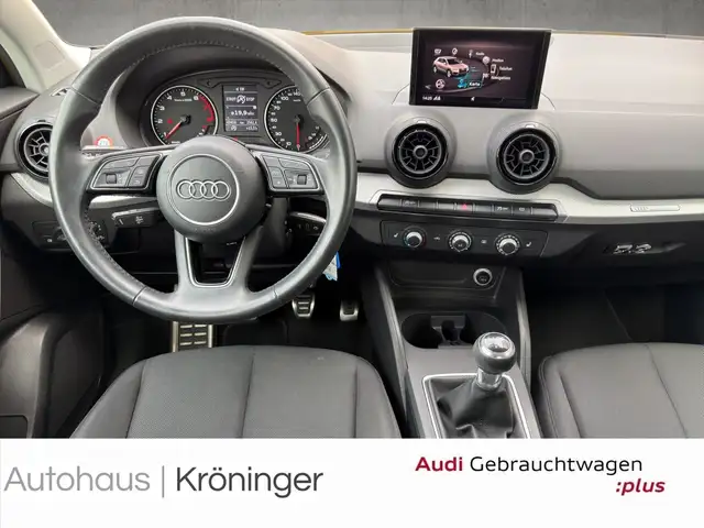 Audi Q2 view 13