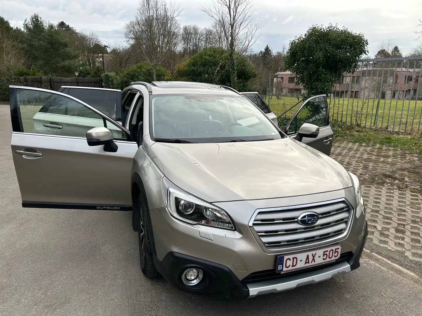 Subaru OUTBACK 2.0D OUTBACK Premium AWD Beżowy - 1