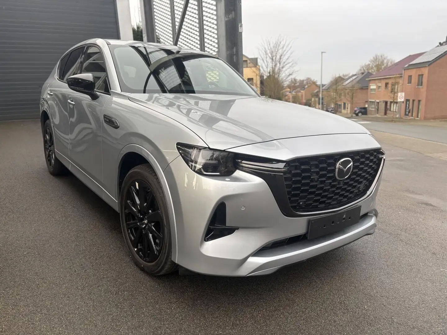 Mazda CX-60 HOMURA PLUS+ Trekhaak CX-60 2025 5WGN 2.5L e-SK... Zilver - 2