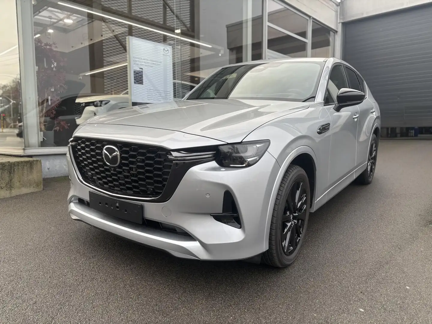 Mazda CX-60 HOMURA PLUS+ Trekhaak CX-60 2025 5WGN 2.5L e-SK... Zilver - 1