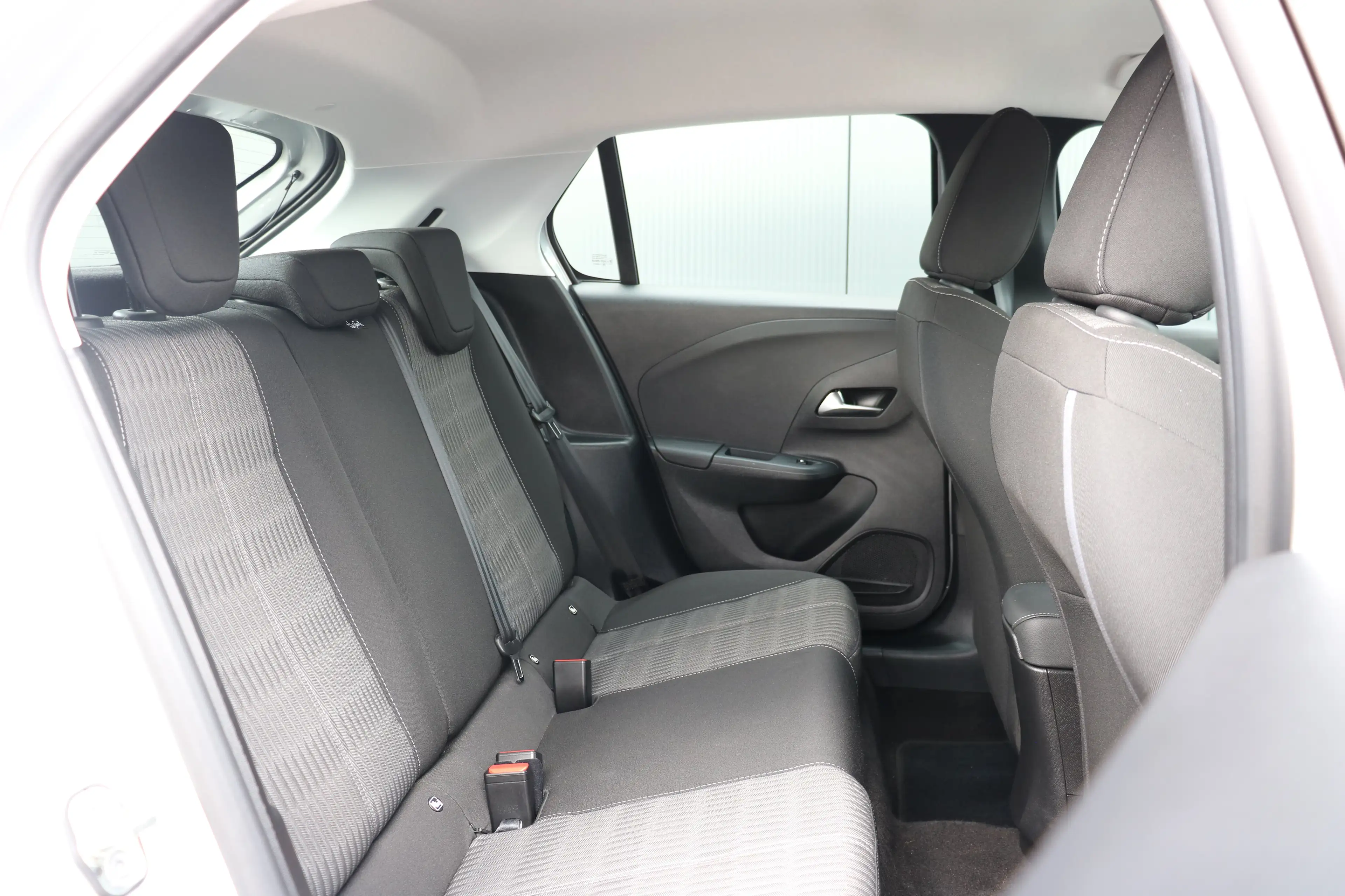 Opel Corsa-e e Edition | Parkeeersensoren achter | Cruise contr — photo 15