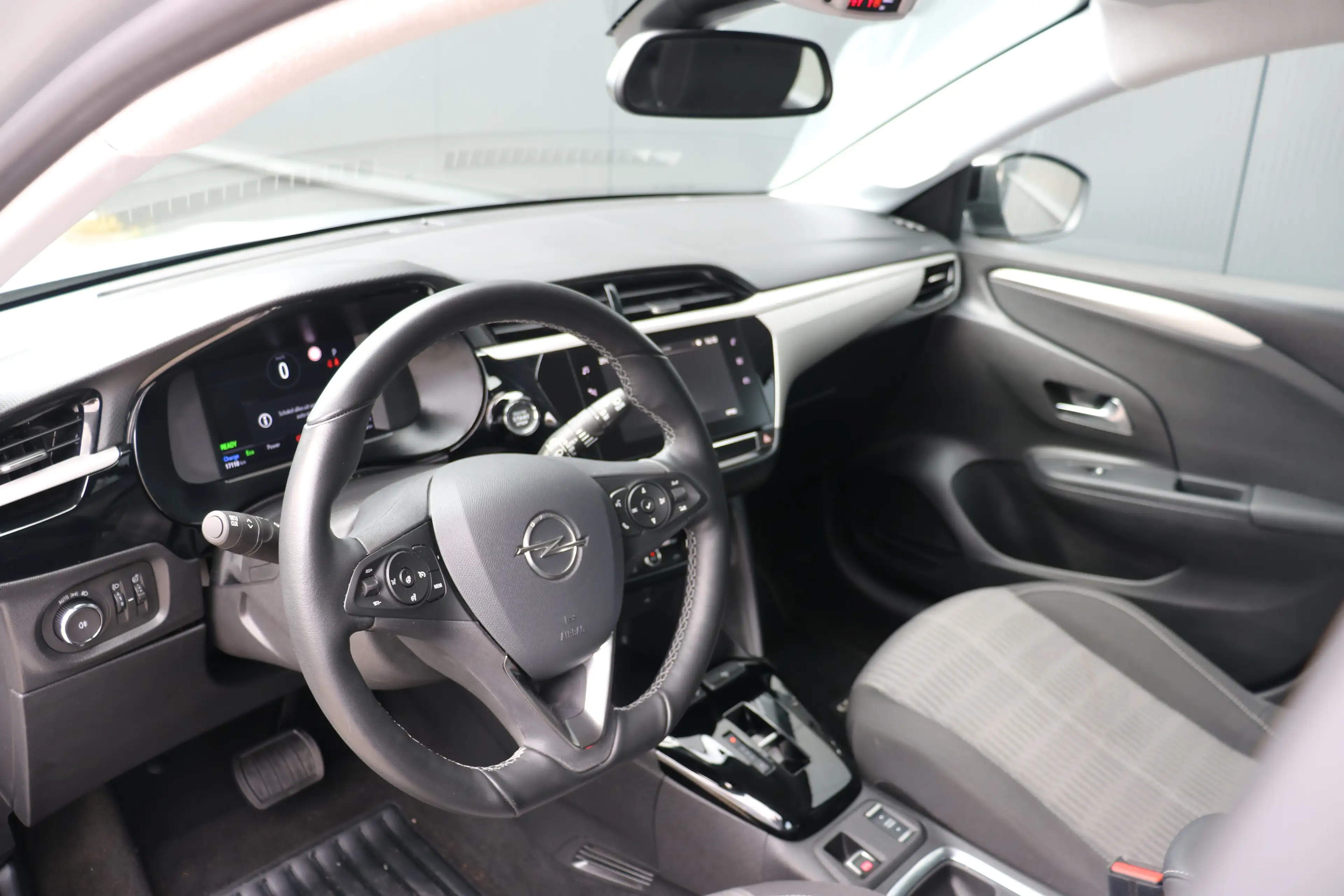 Opel Corsa-e e Edition | Parkeeersensoren achter | Cruise contr — photo 10