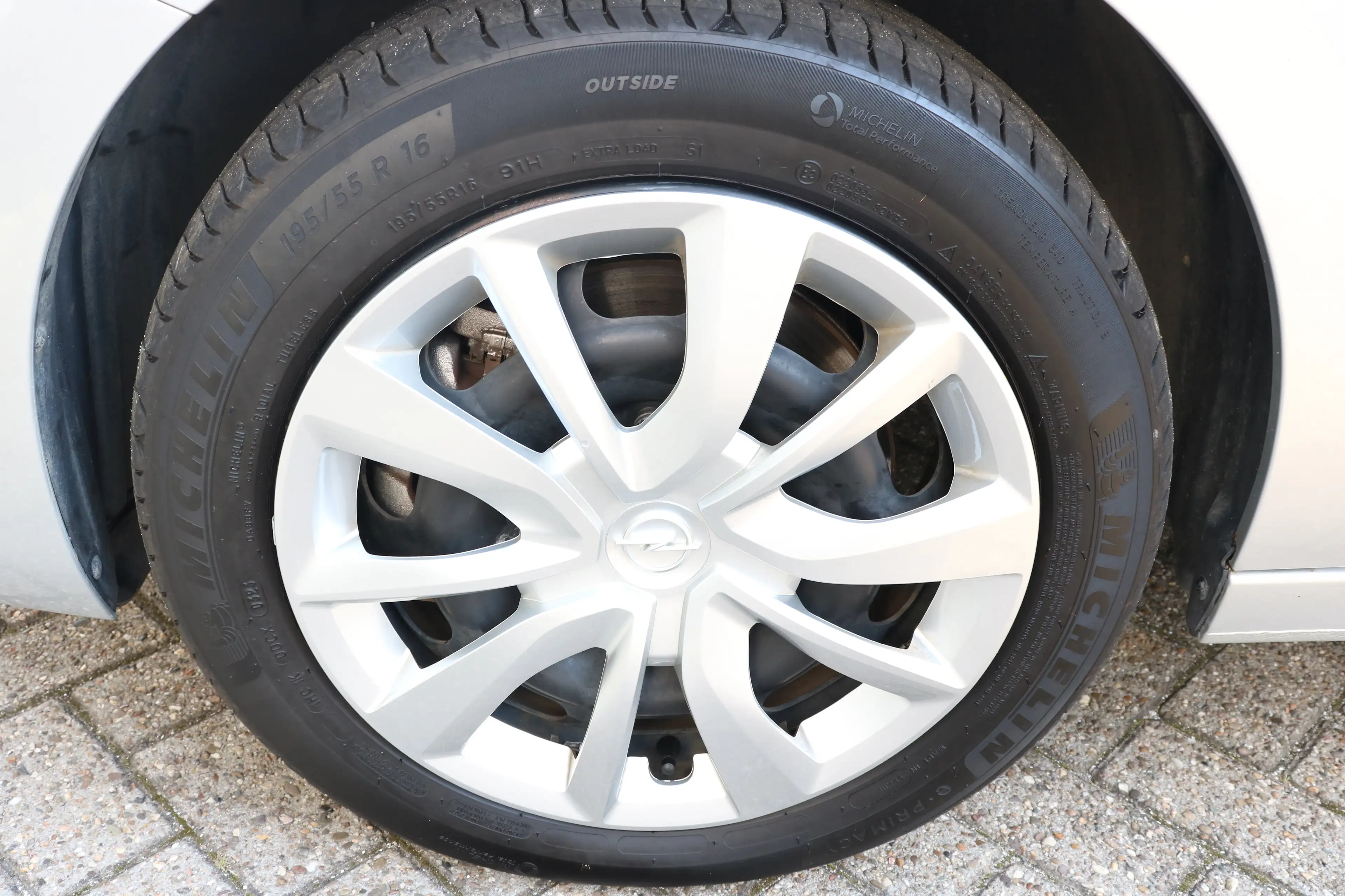 Opel Corsa-e e Edition | Parkeeersensoren achter | Cruise contr — photo 9