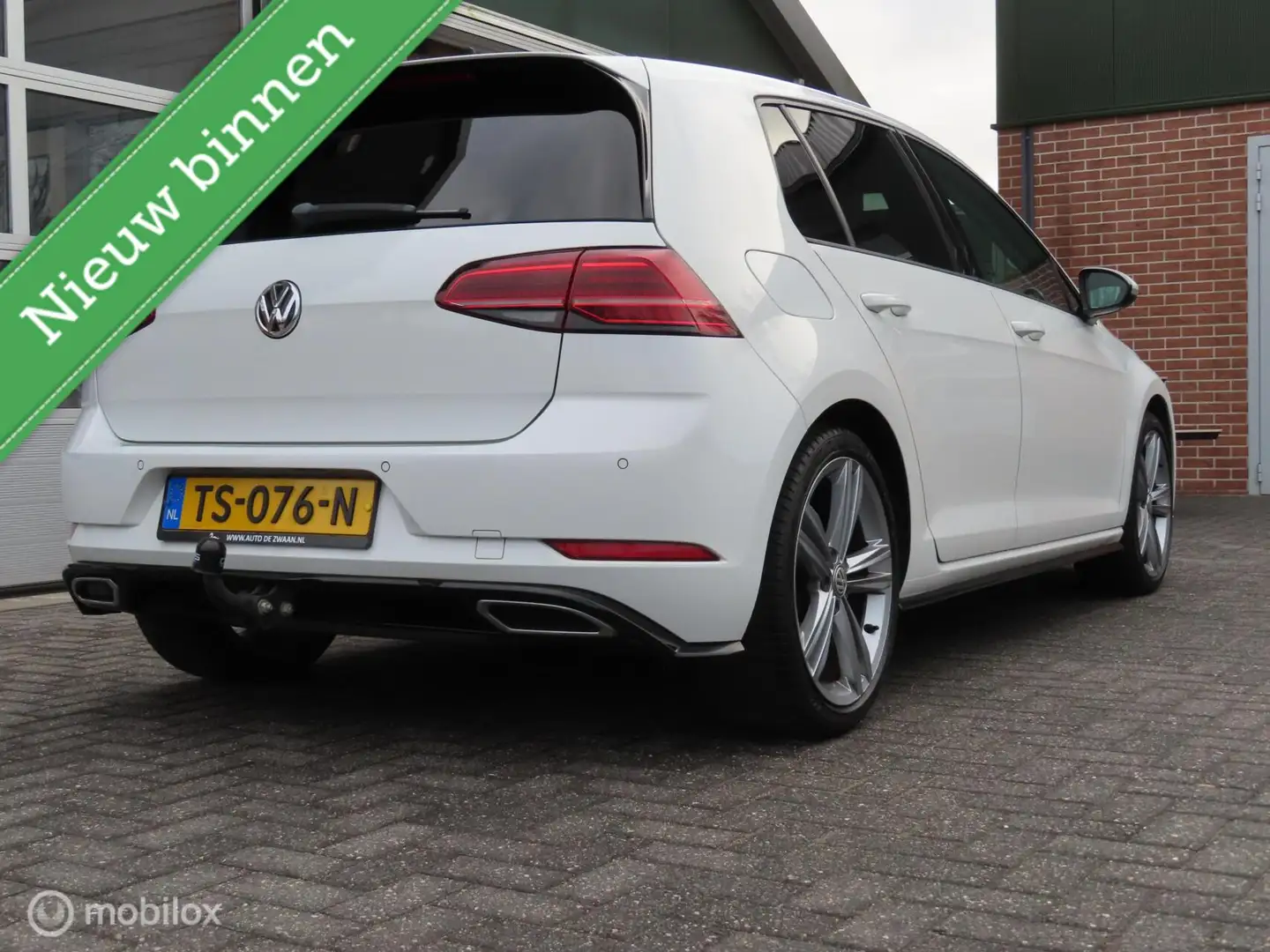 Volkswagen Golf 1.5 TSI Highline Business R|Parkeersensoren v/a|St Wit - 2