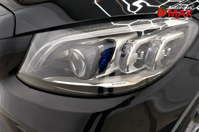 Mercedes-Benz 300 view 11