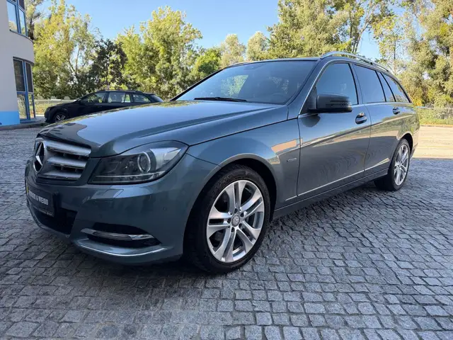 Mercedes-Benz C 220 D Avantgarde AUTOMATIK/NAVI/XENON/STZHZG/PDC