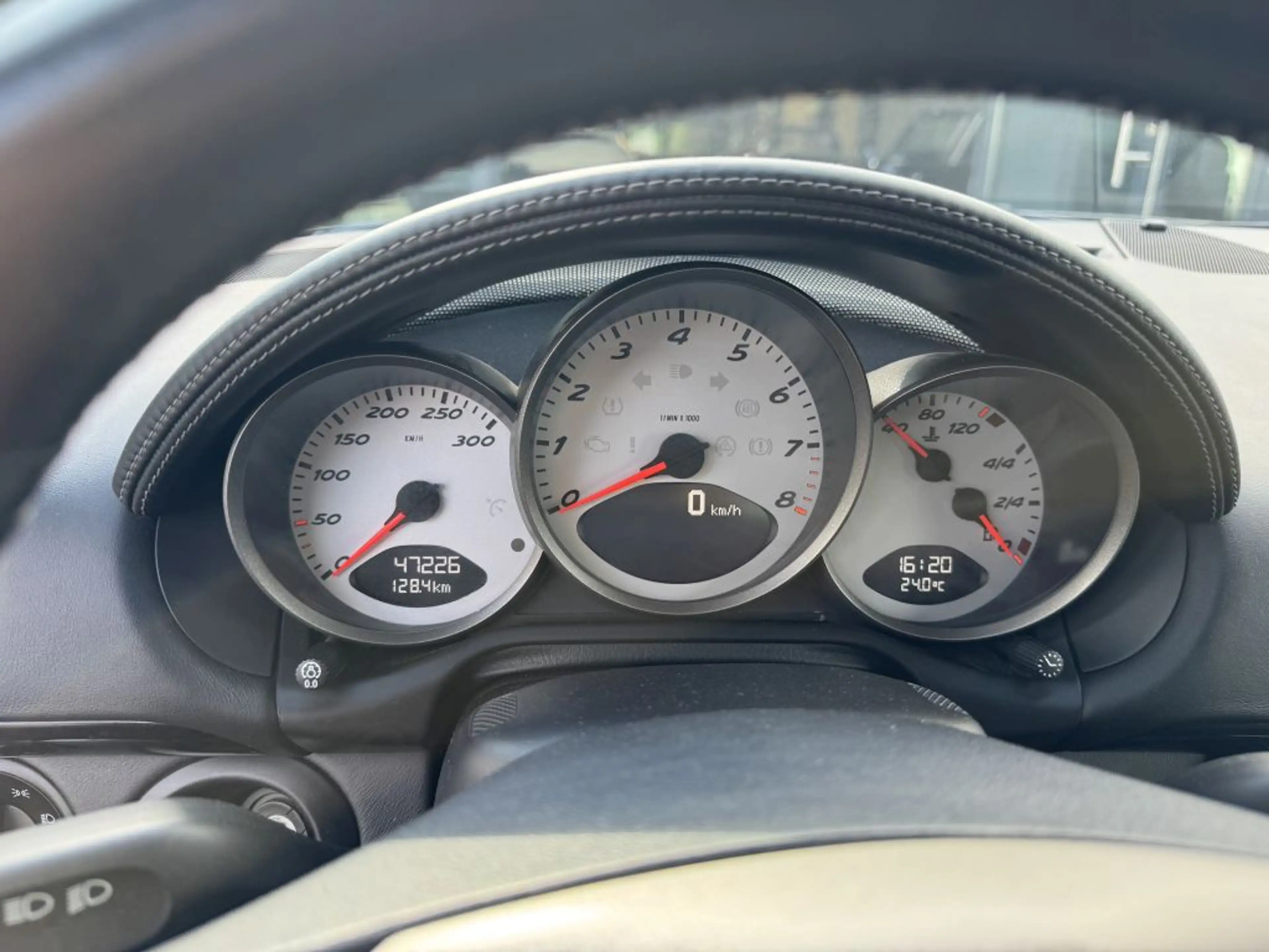 Porsche Boxster S — photo 8