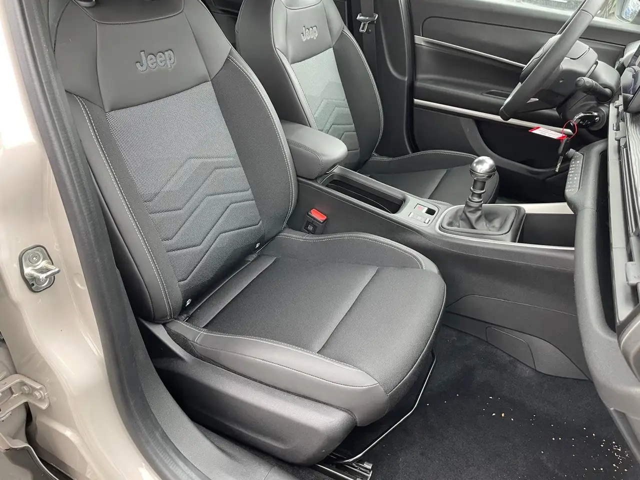 Jeep Avenger 1.2 GSE T3 Altitude *LED*ACC*SHZ*CARPLAY* 25