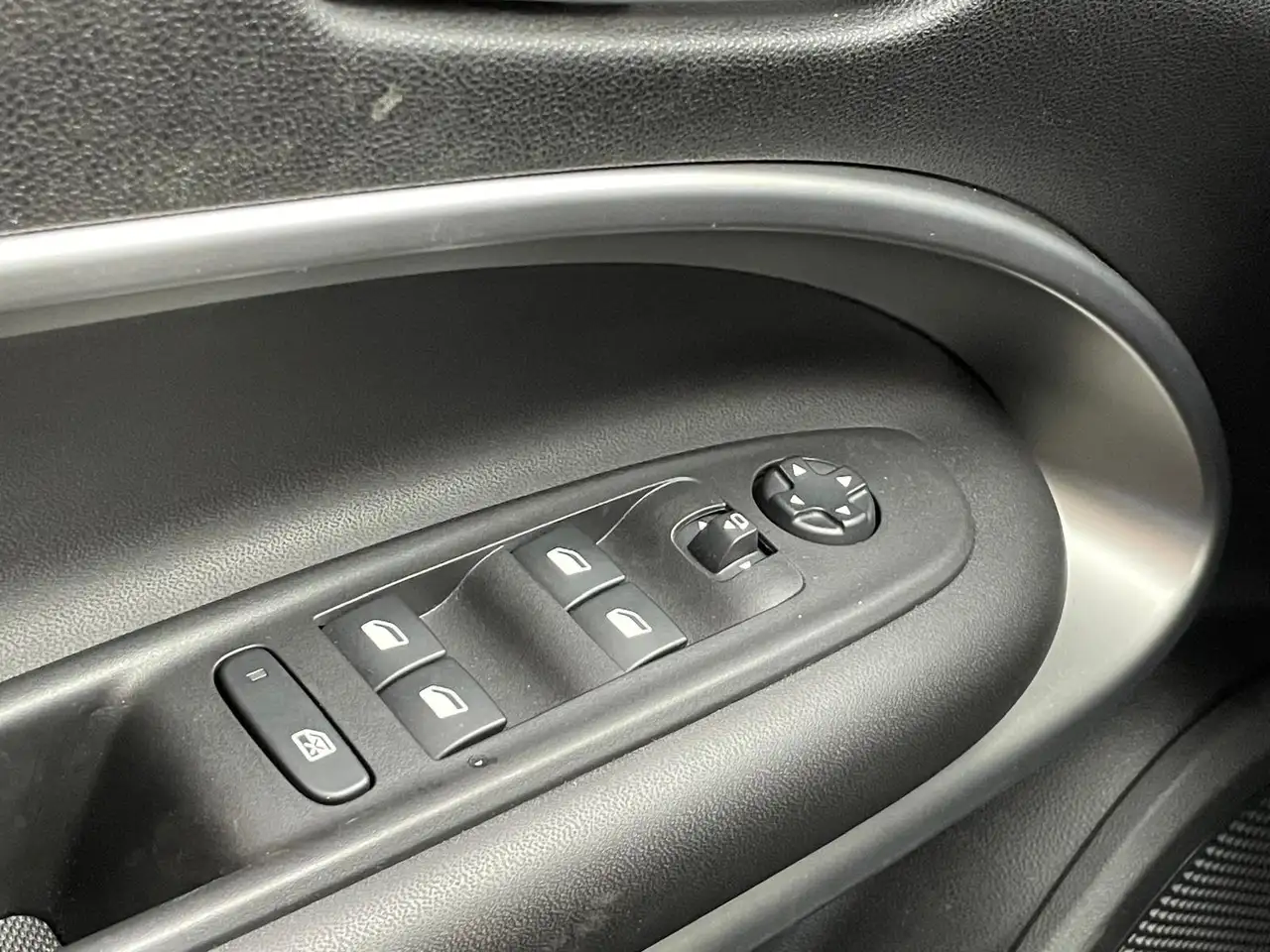 Jeep Avenger 1.2 GSE T3 Altitude *LED*ACC*SHZ*CARPLAY* 10