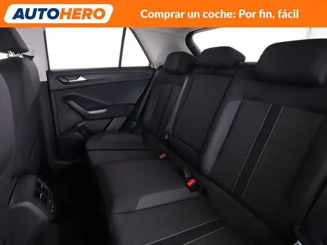 Volkswagen T-Roc view 15
