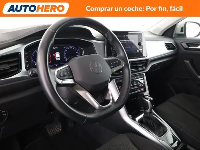 Volkswagen T-Roc view 12