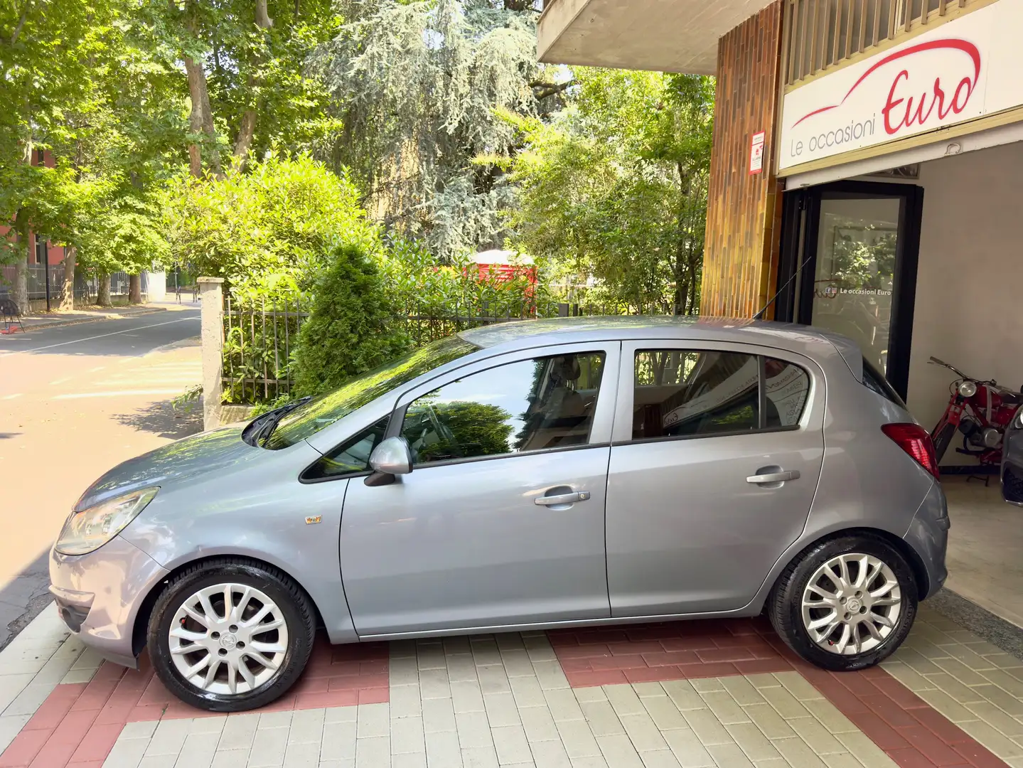 Opel Corsa 1.2 80 CV, Benzina e Gpl, Revis. Gpl 2033, OK Neop Grigio - 1