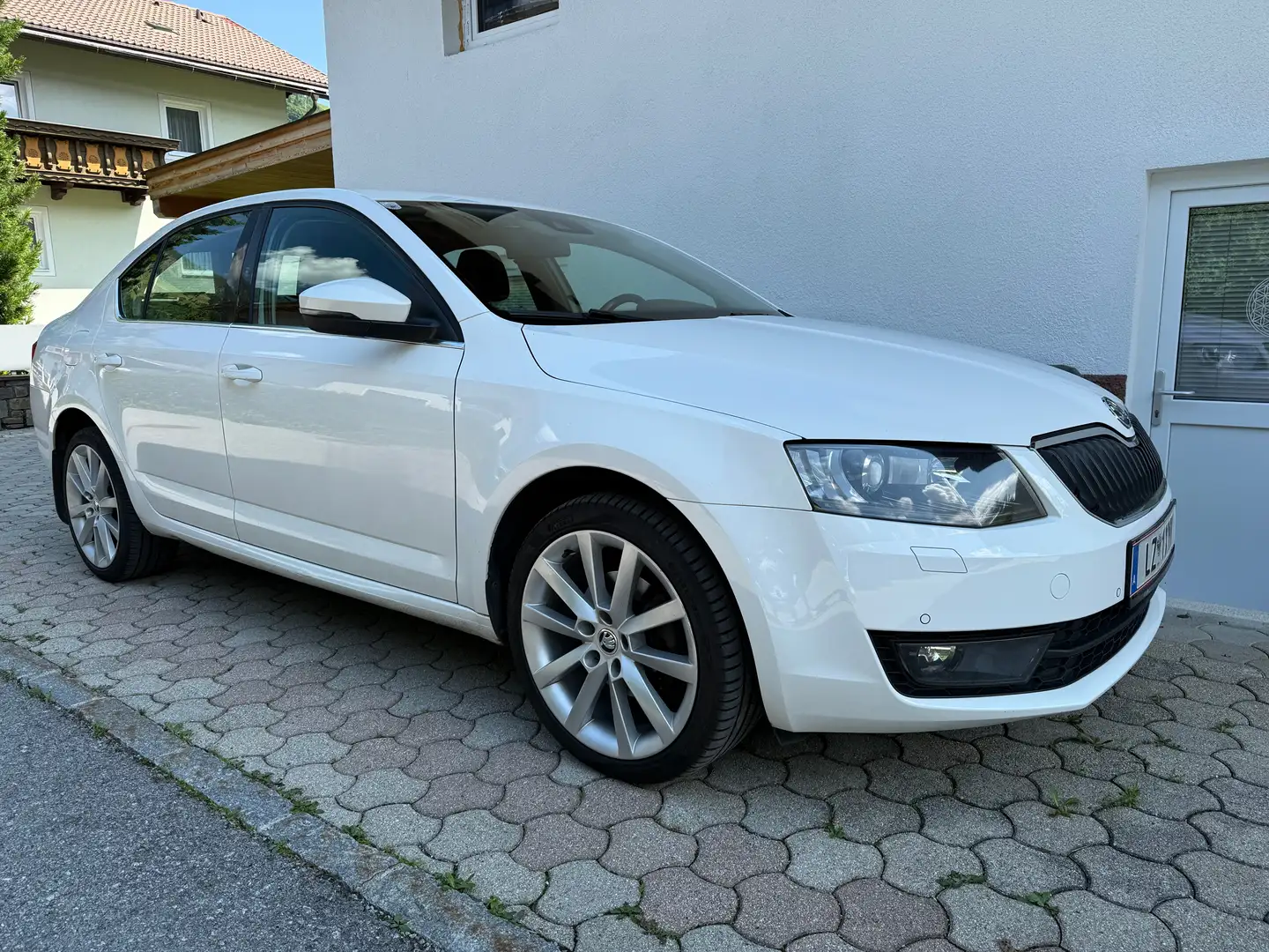 Skoda Octavia Octavia 2,0 Elegance TDI Green tec DSG Elegance Blanc - 1