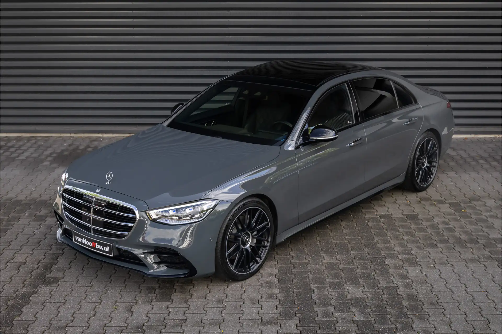 Mercedes-Benz S-Class S 500 2023 회색 사진 2