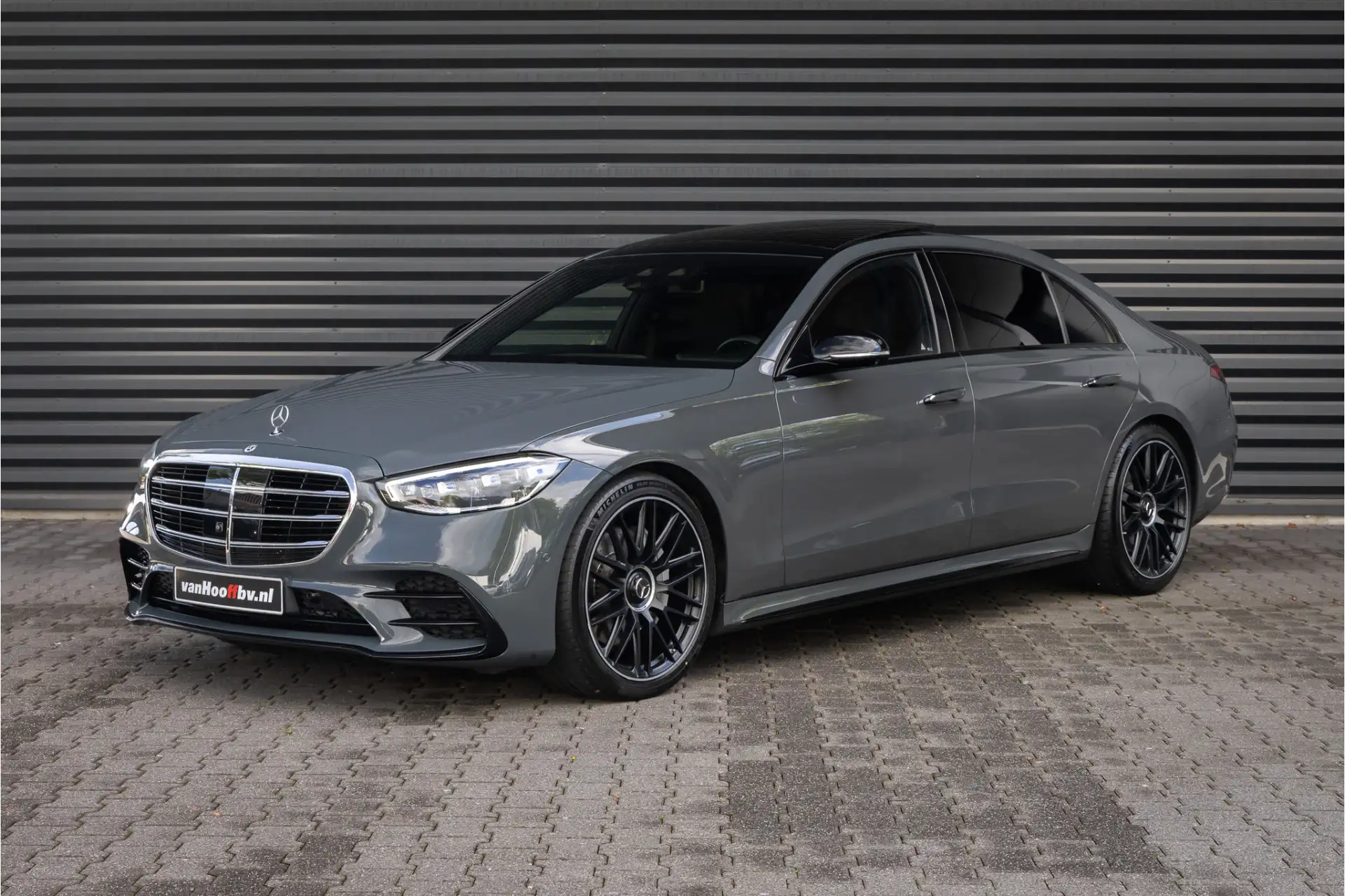 Mercedes-Benz S-Class S 500 2023 회색 사진 1