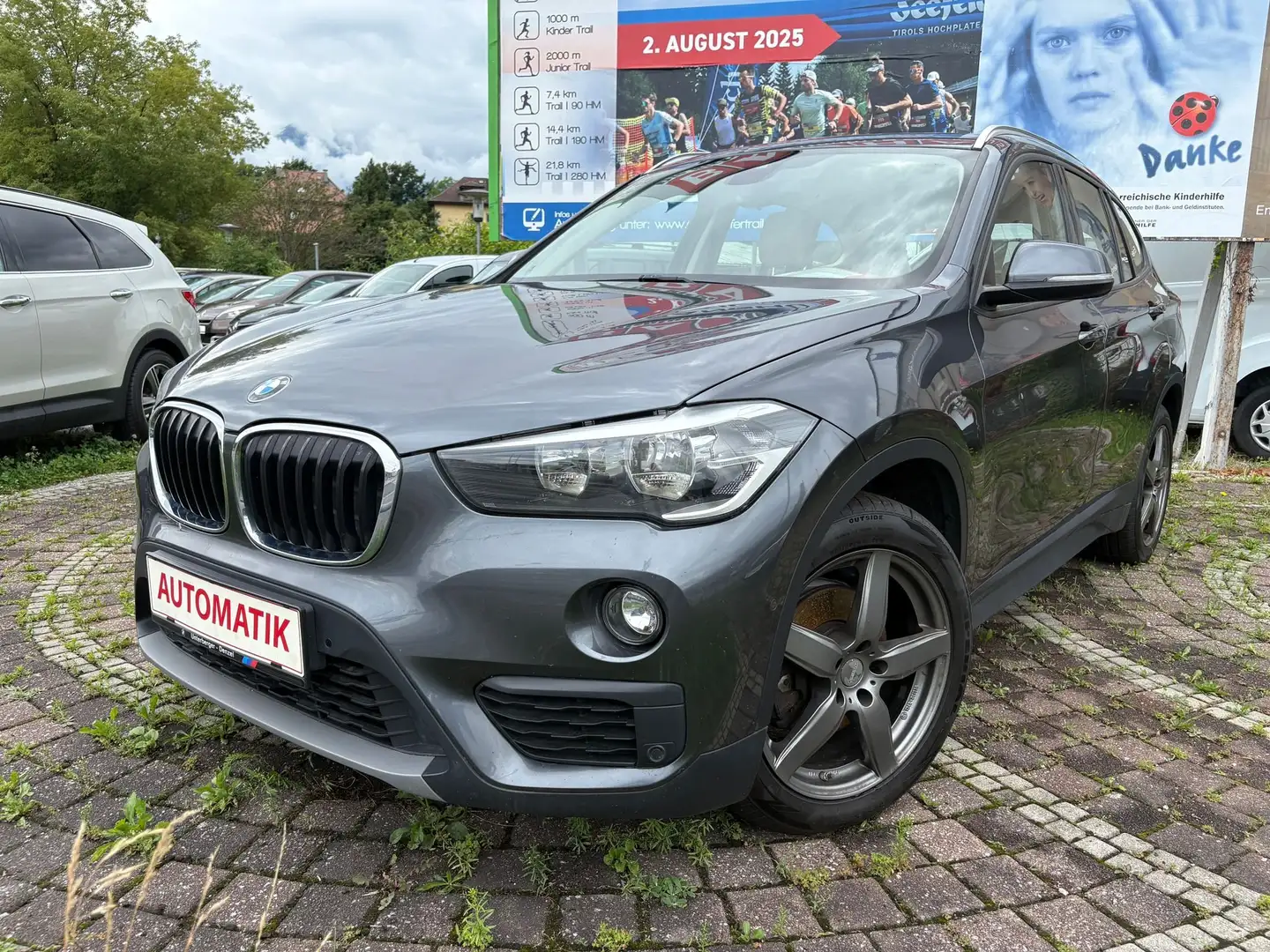 BMW X1 xDrive18d Grau - 1