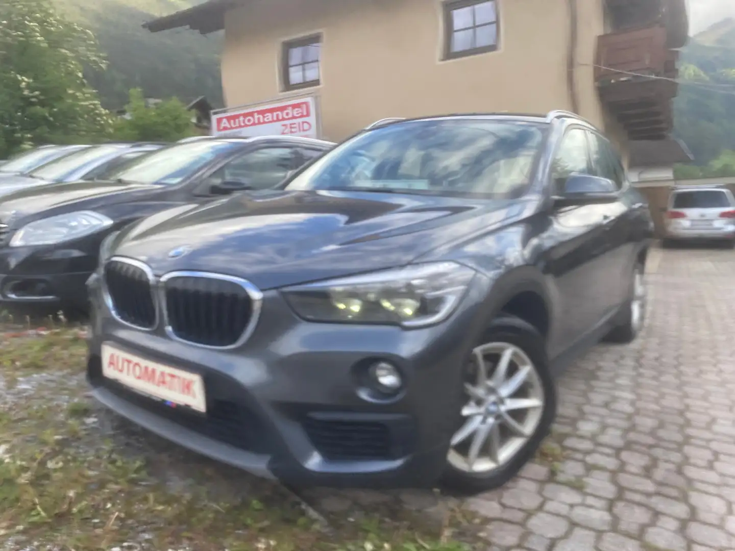 BMW X1 xDrive18d Grijs - 1