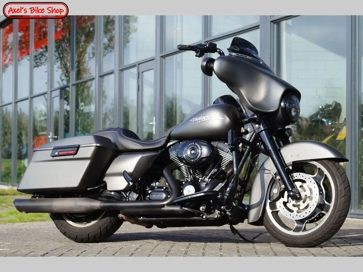 Harley-Davidson Street Glide FLHX Grijs - 1