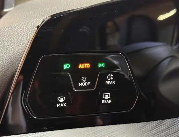 Volkswagen Golf view 14