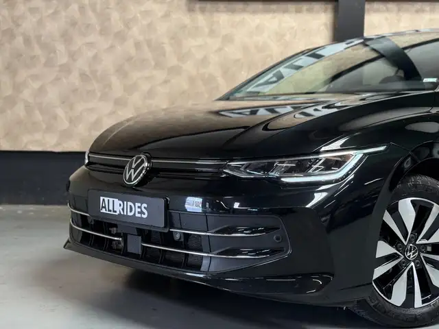 Volkswagen Golf view 3