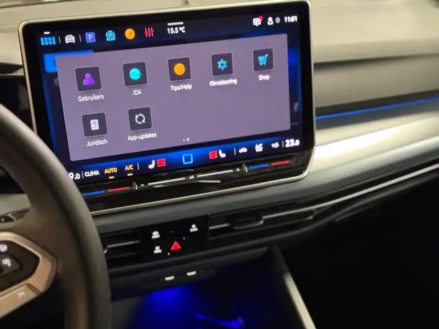 Volkswagen Golf view 19