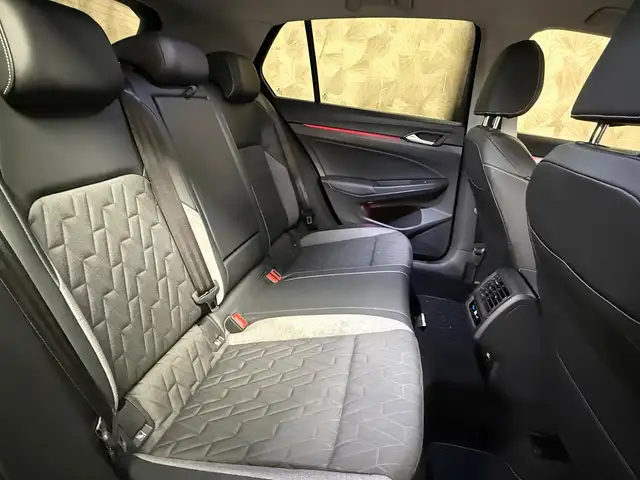 Volkswagen Golf view 10
