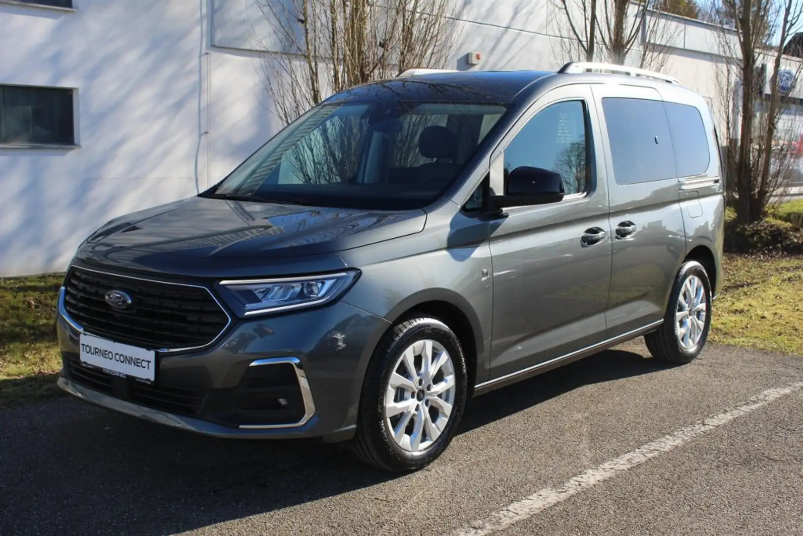 Ford Tourneo Connect Titanium 2.0EcoBlue 122PS A7 Automatik Grau - 1