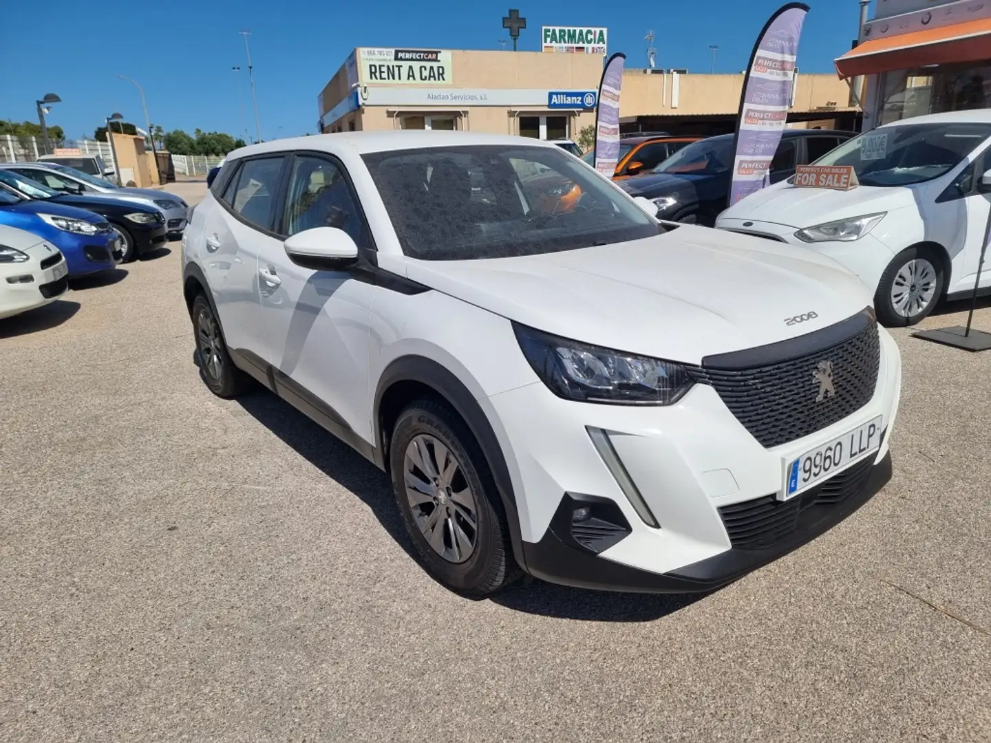 Peugeot 2008 1.2 PureTech S&S Active 100 Weiß - 1