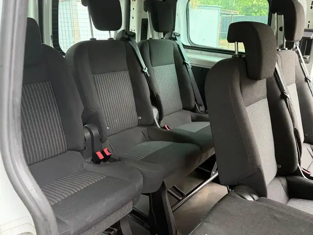 Ford Tourneo Custom view 7