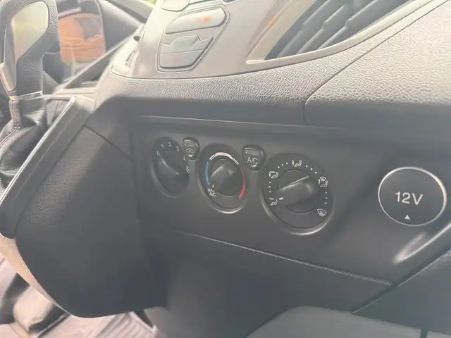 Ford Tourneo Custom view 24
