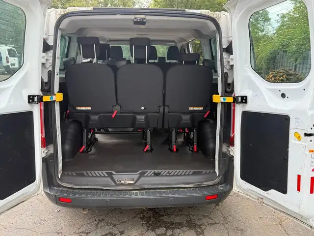 Ford Tourneo Custom view 5
