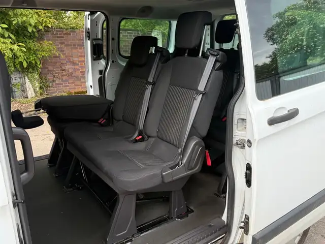 Ford Tourneo Custom view 9