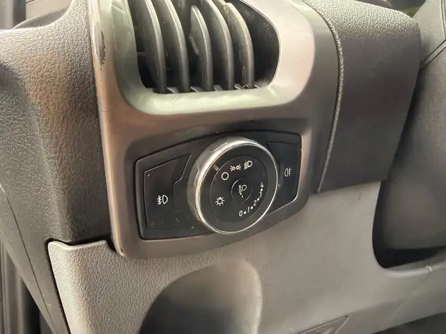 Ford Tourneo Custom view 15