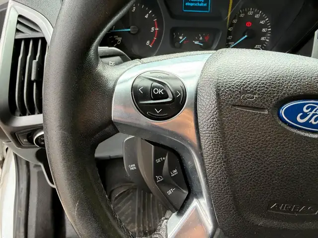 Ford Tourneo Custom view 13