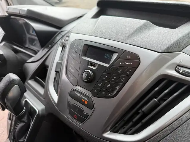 Ford Tourneo Custom view 23