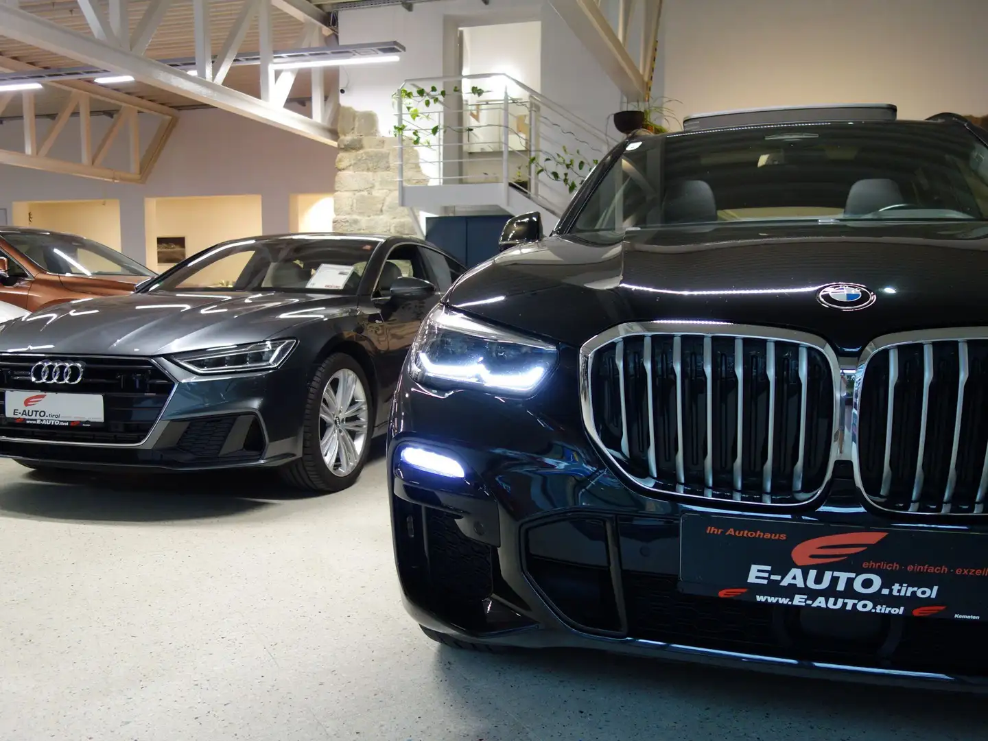 BMW X5 xDrive45e PHEV Aut. *M-PAKET *PANO *AHK *CARPLAY Schwarz - 2