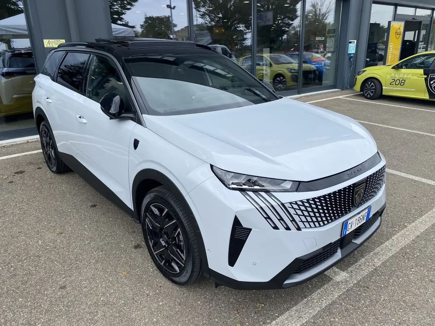 Peugeot 5008 Hybrid 145 e-DCS6 Allure Grigio - 2