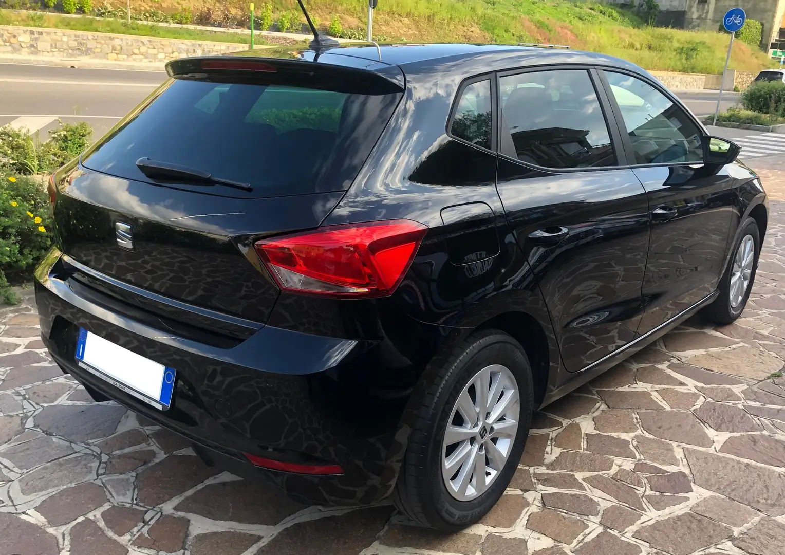 SEAT Ibiza Ibiza 1.0 mpi Reference 80cv Noir - 2