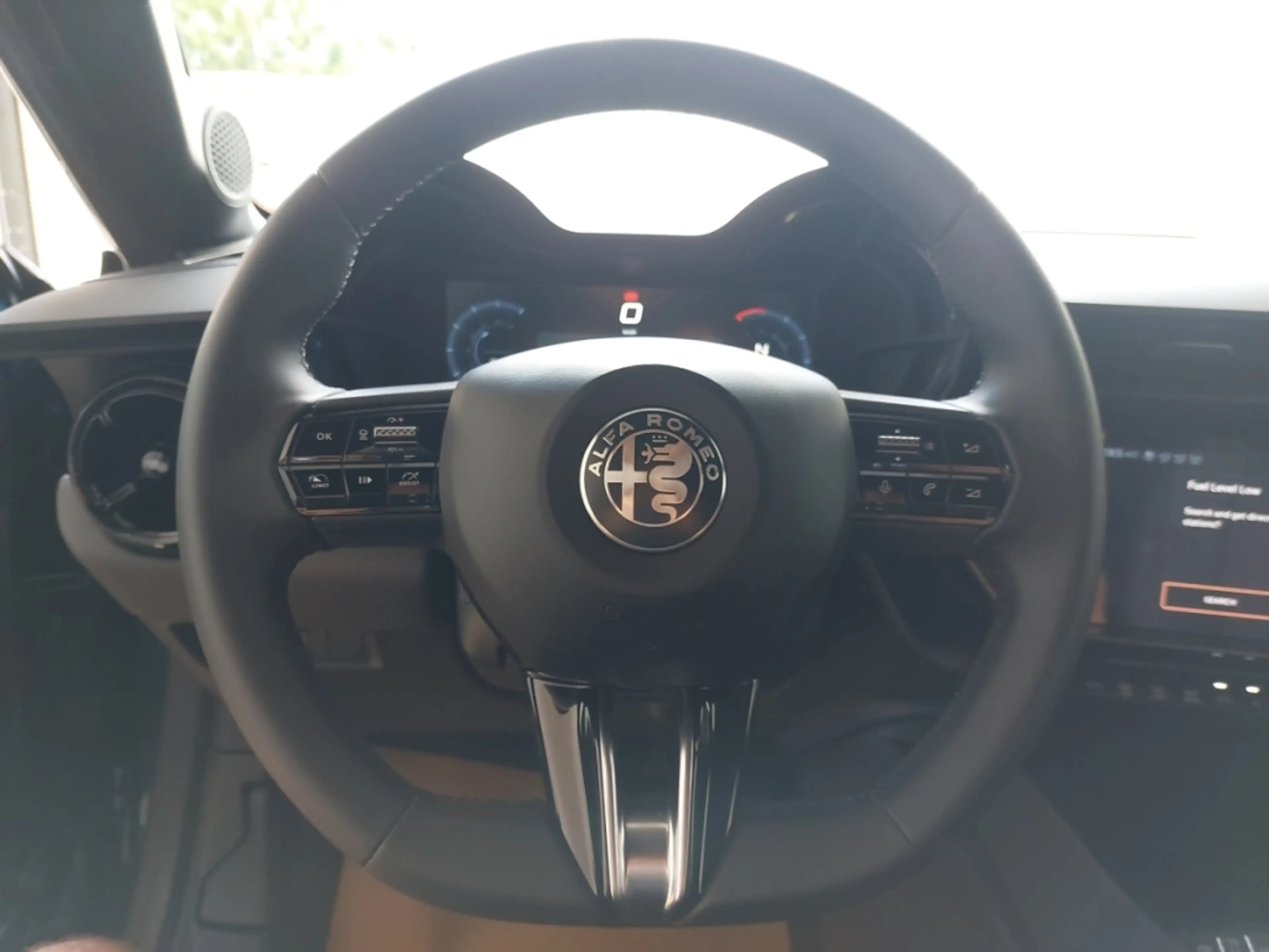 Alfa Romeo Junior Ti Ibrida Q4 1.2 145PS Hybrid — photo 11