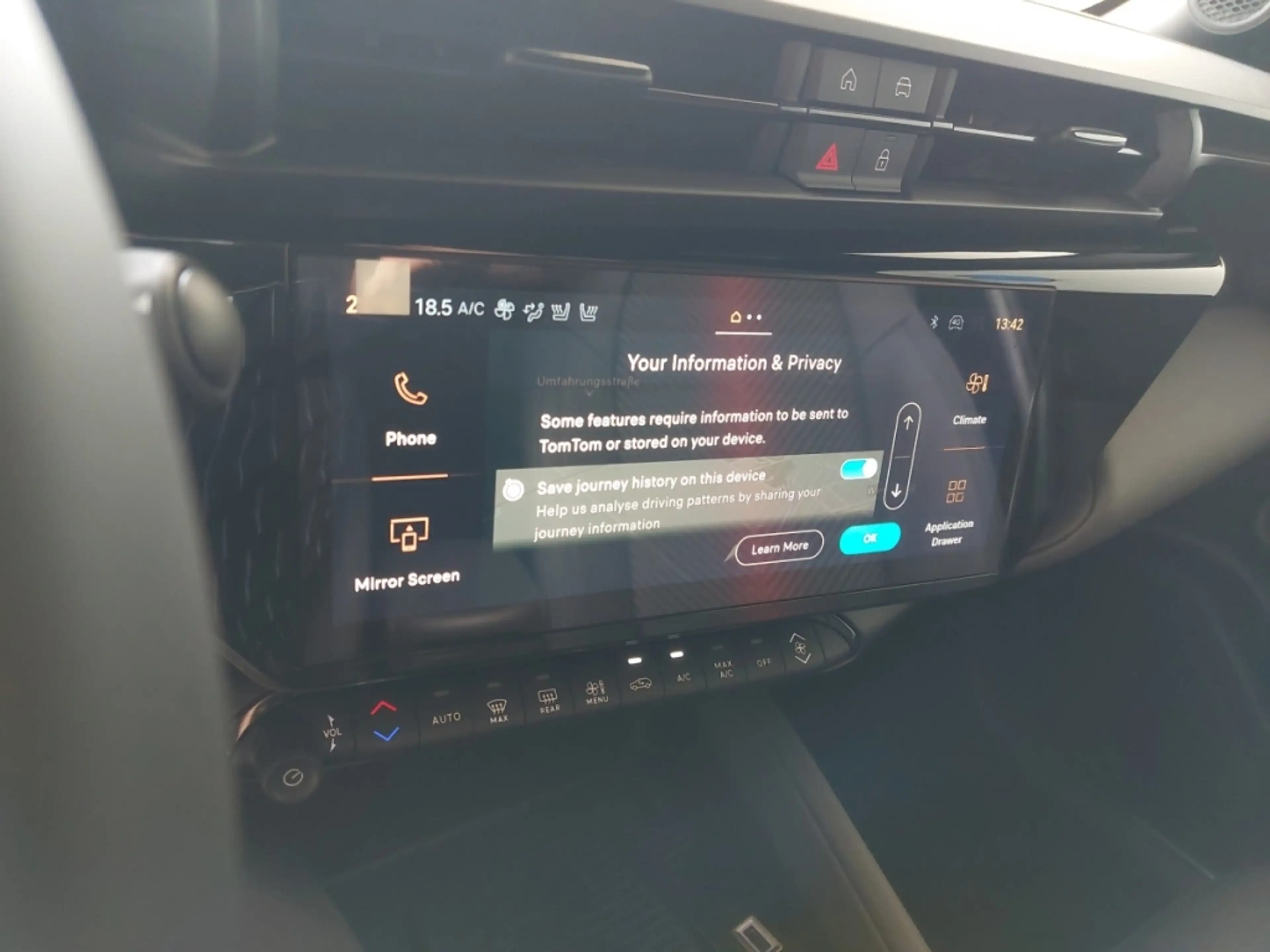 Alfa Romeo Junior Ti Ibrida Q4 1.2 145PS Hybrid — photo 9