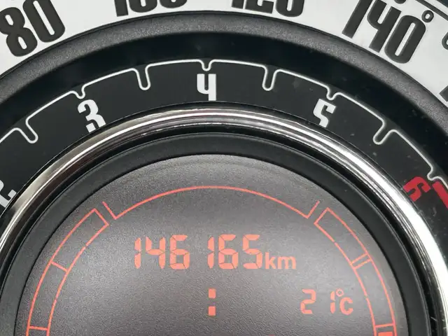 Fiat 500C view 9